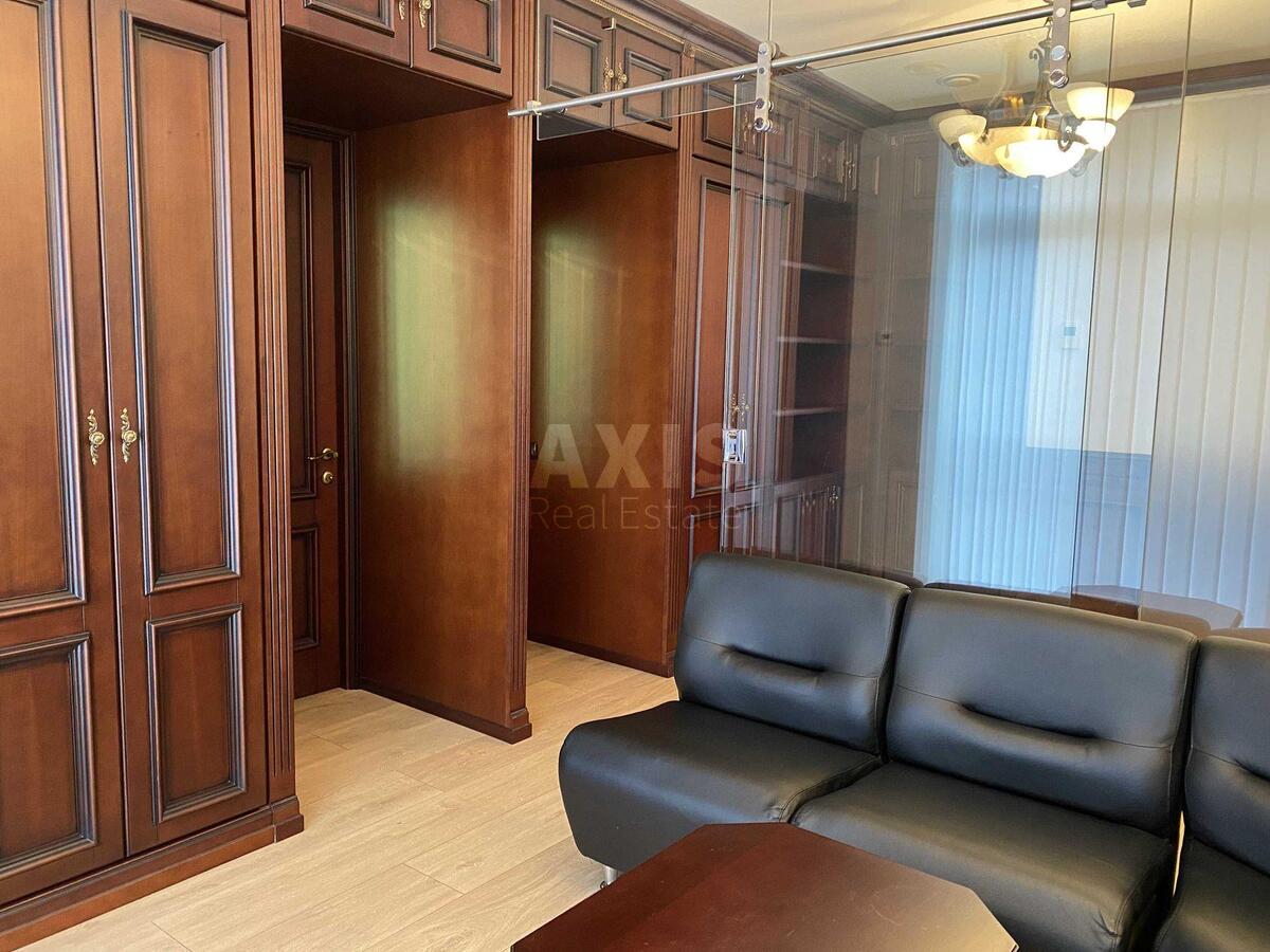 Офис ул. Институтская 18, 218м26
