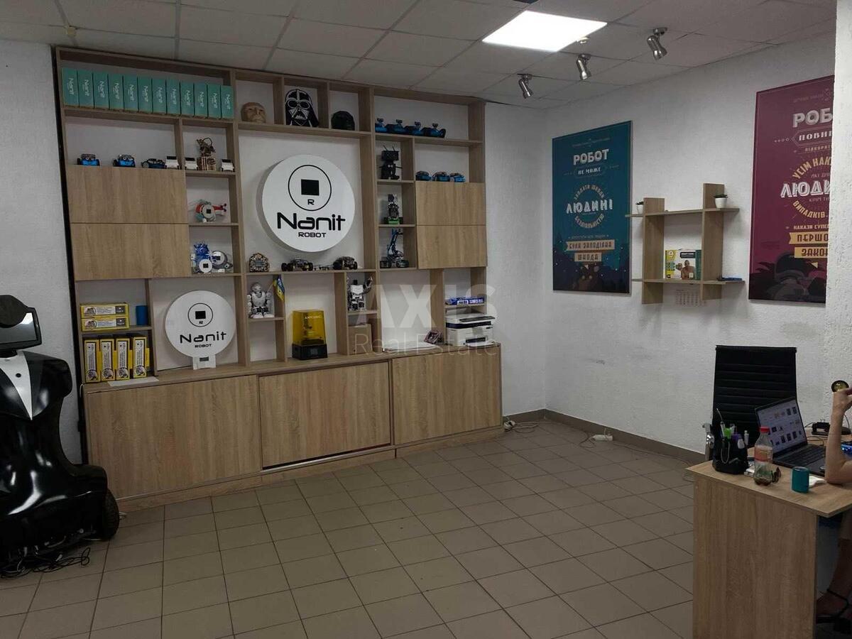 Trade object nab. Dniprovs'ka 19А, 72m27