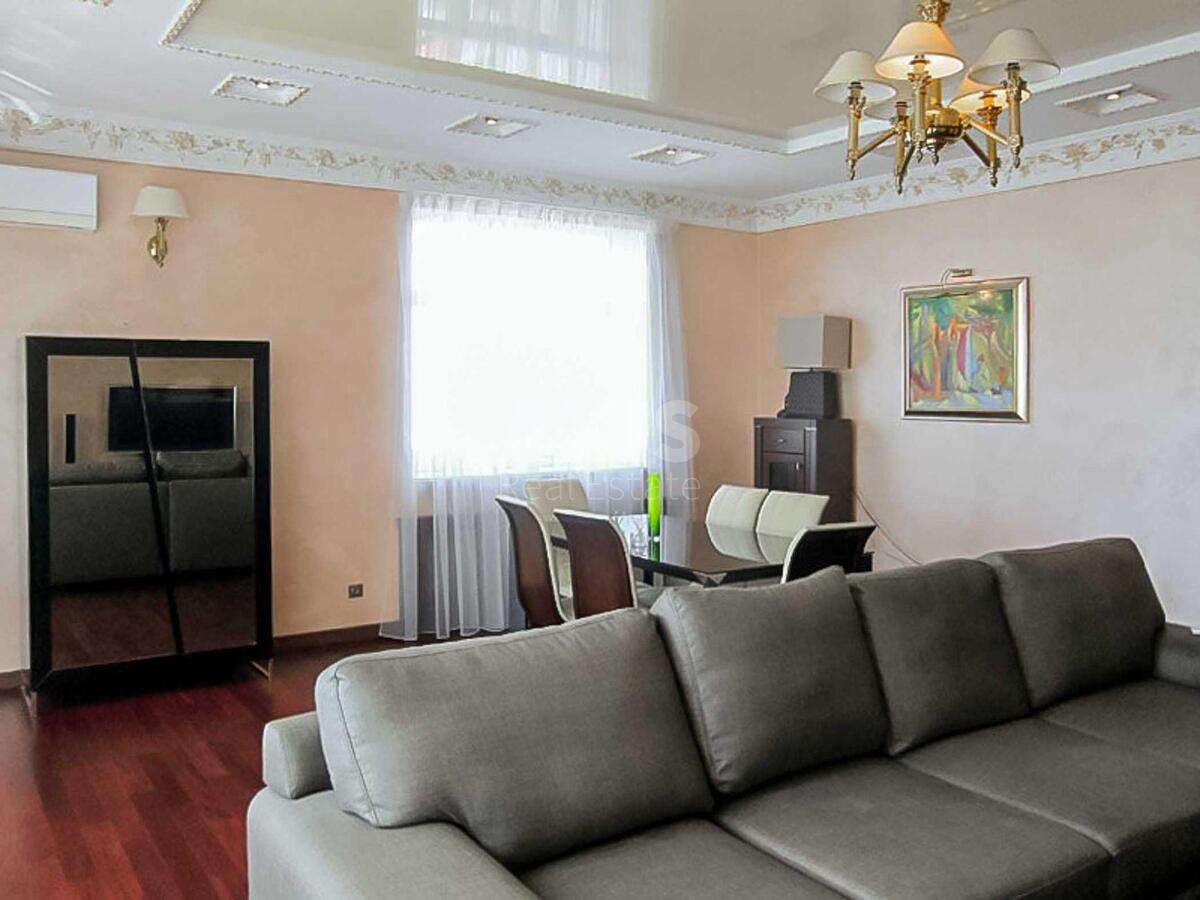 3k apartment vul. Irynyns'ka 5/243