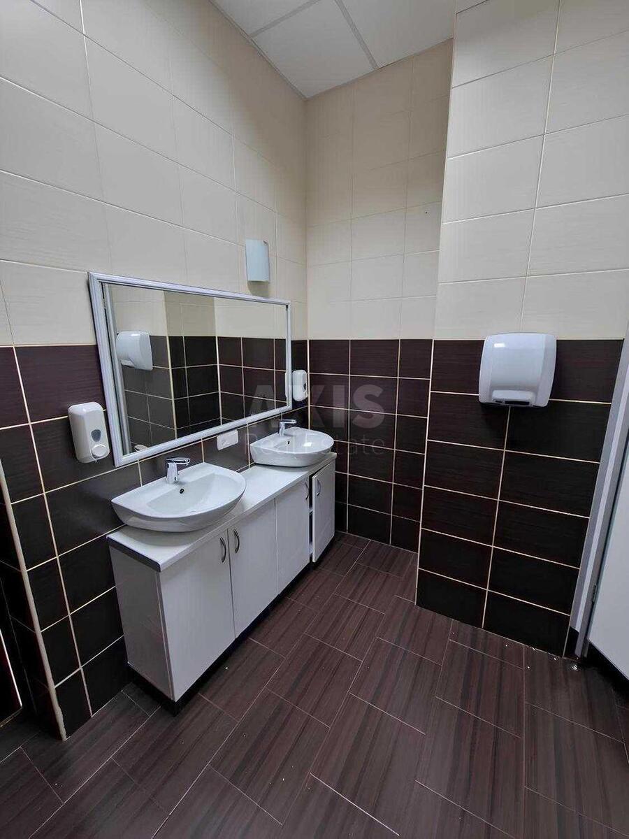 Office vul. Grinchenka Mykoly 2/1, 530m2572478