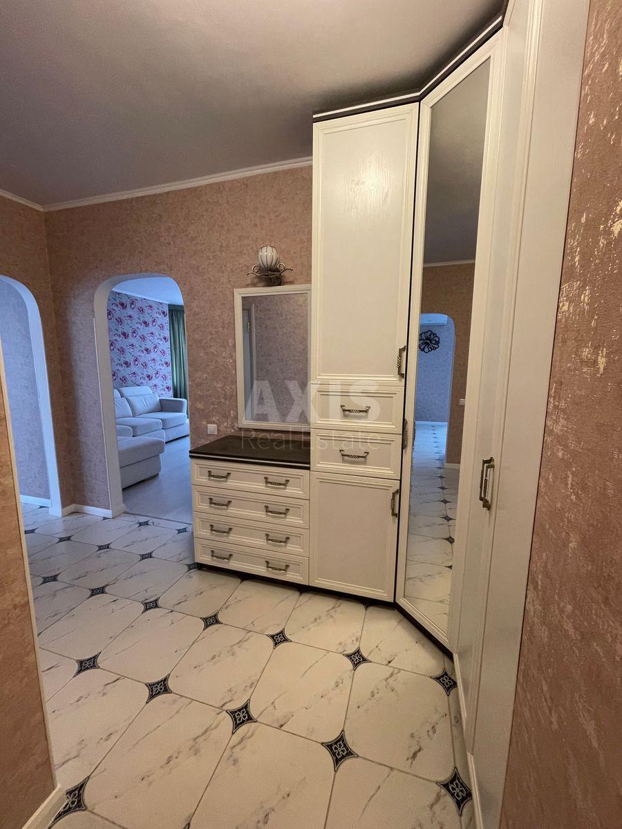 1к квартира ул. Ахматовой Анны 345