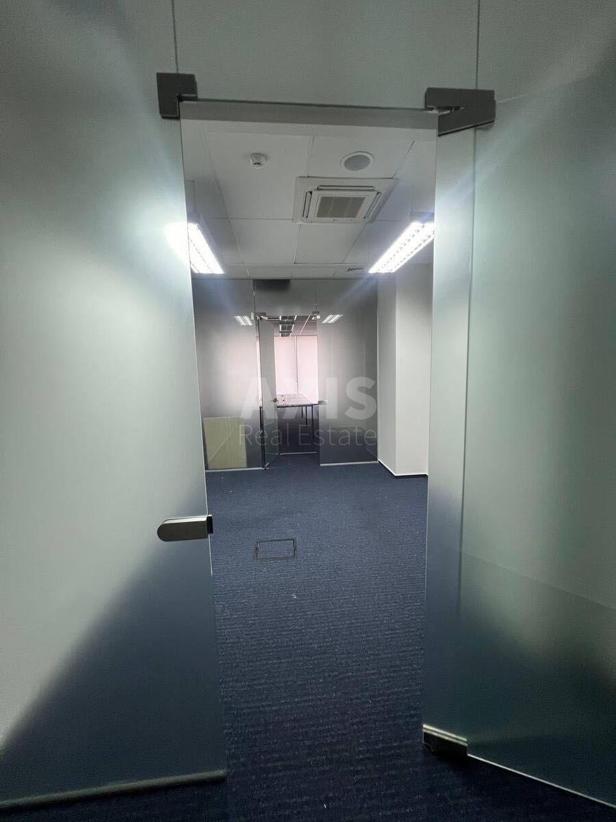 Office vul. Antonovycha 118, 242m2575573