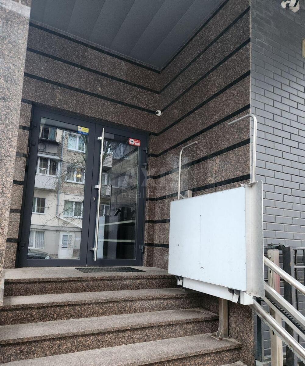 Office vul. Krasylivs'ka 7, 275m2