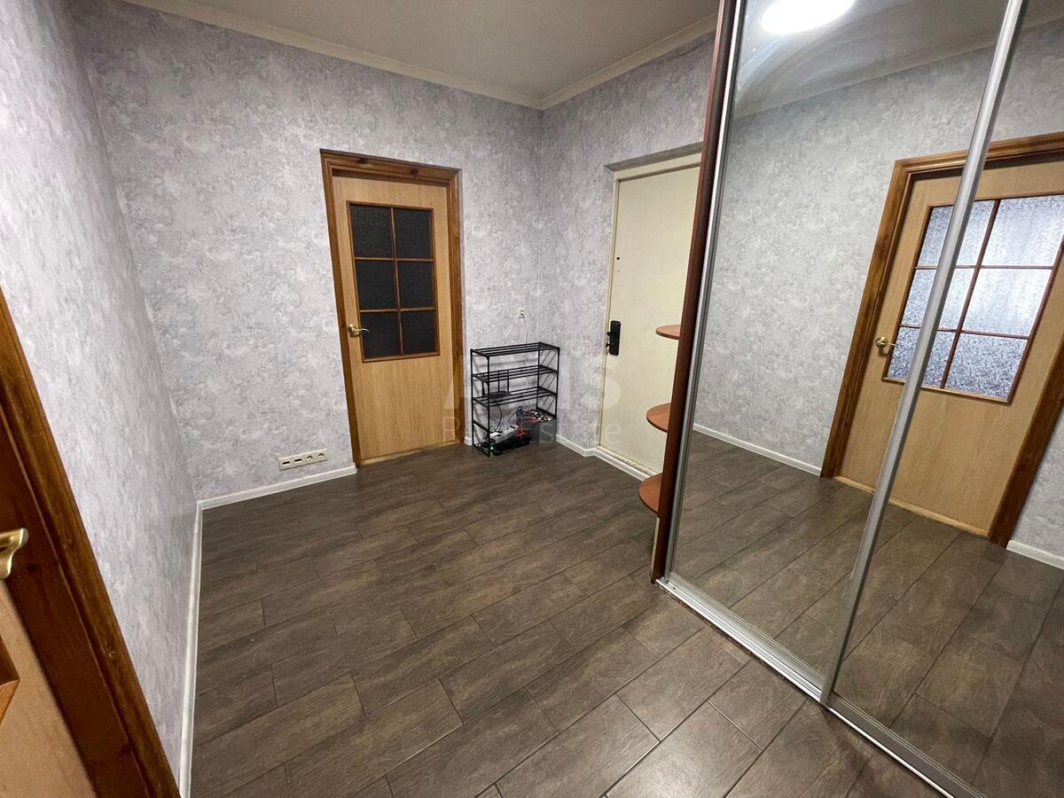 2к квартира ул. Драгоманова 12А9