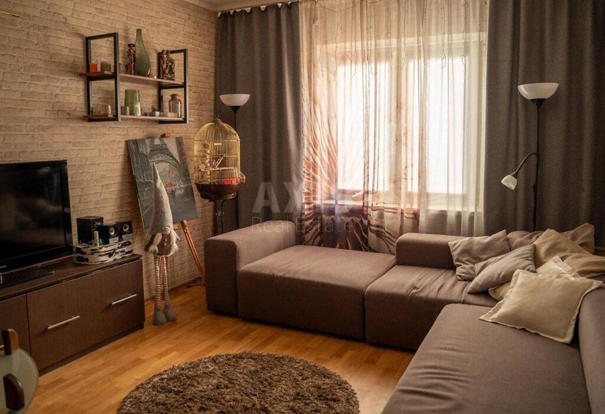 1k apartment nab. Dniprovs'ka 15Є