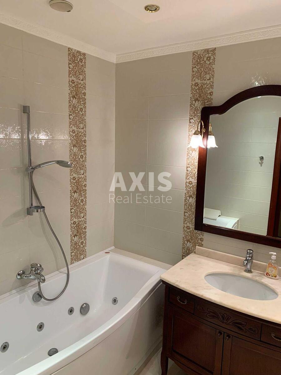 4k apartment vul. Sribnokil's'ka 16182017