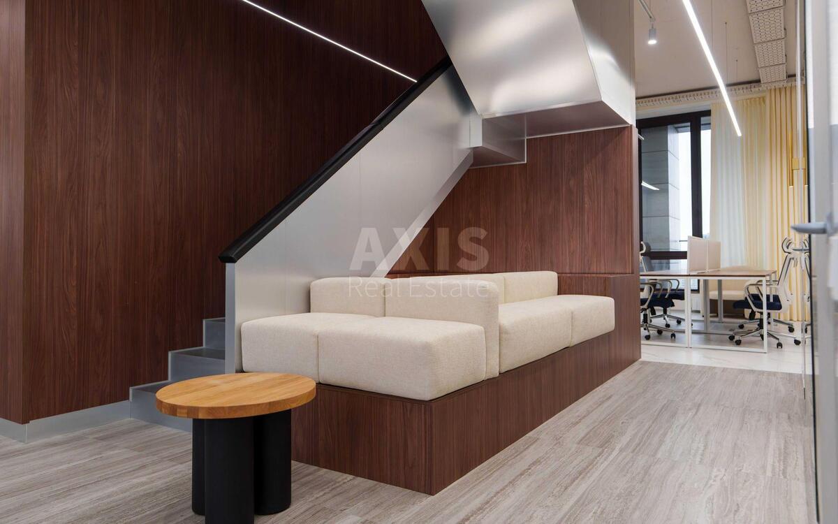 Office pr-t Berestejskij 42, 220m26311621