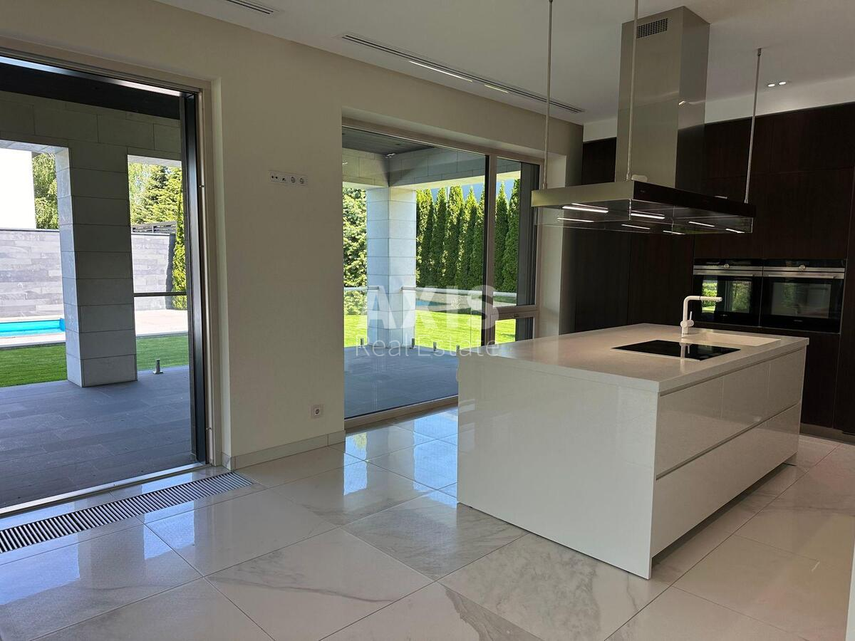 House vul. Central'na, 500m2, Kyiv city577723