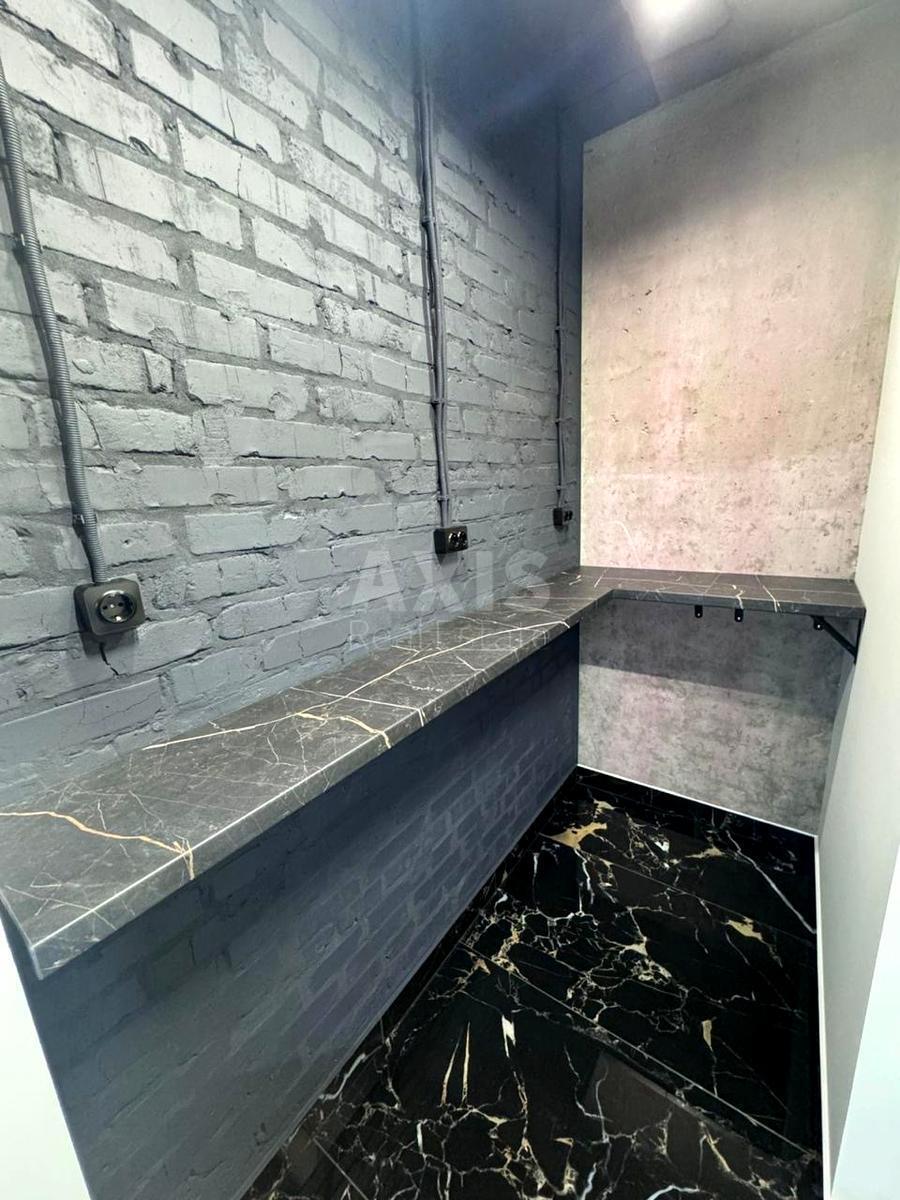 Office nab. Dniprovs'ka 15К, 100m2604964