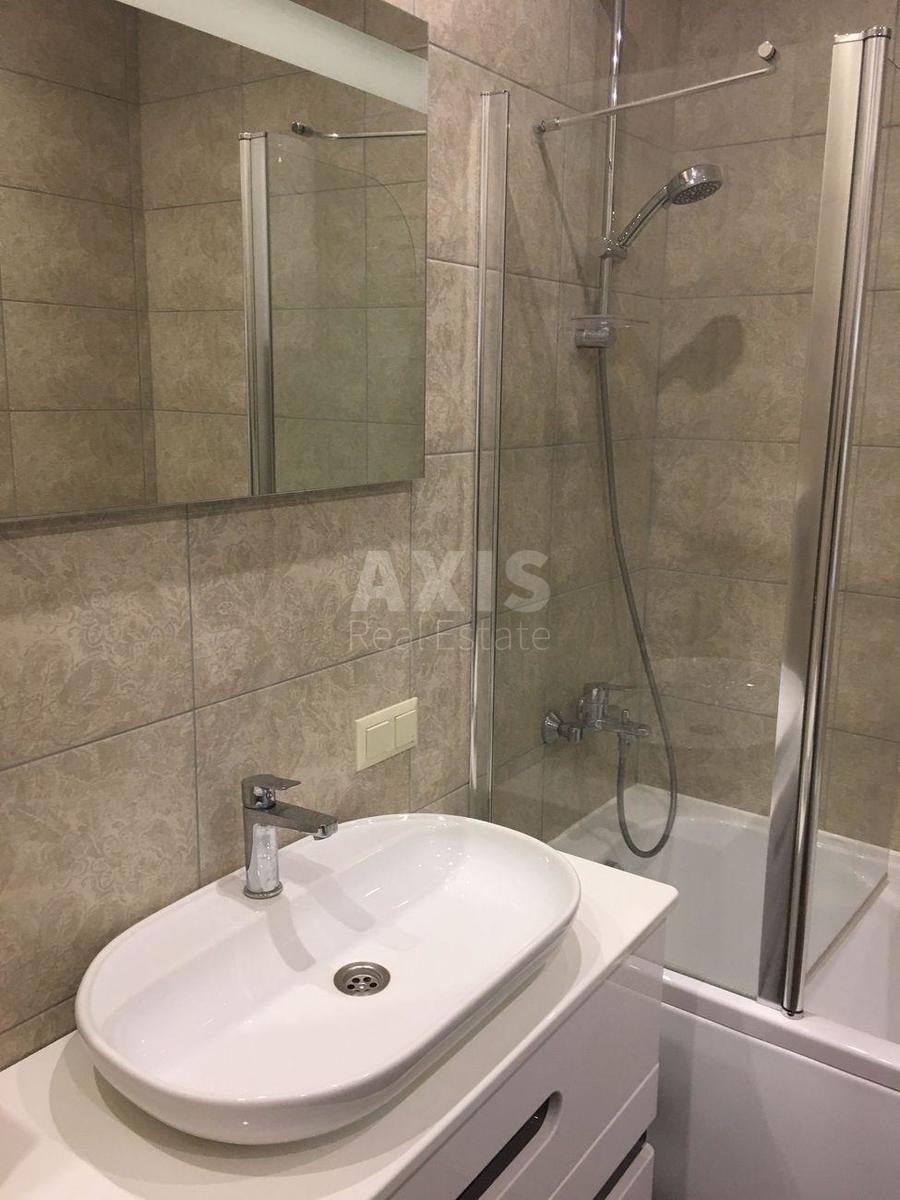 1k apartment vul. Lypkivs'kogo Vasylja Mytropolyta 33А4