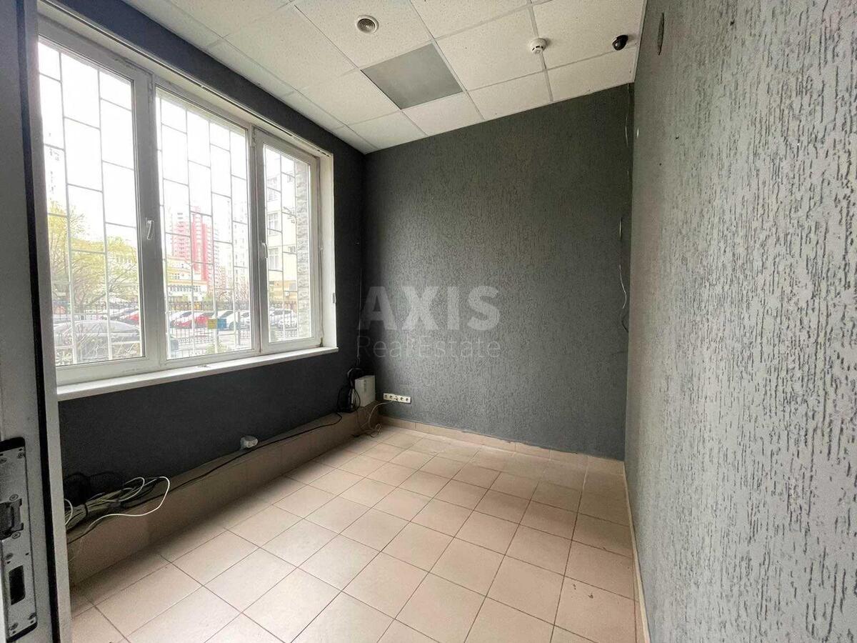 Trade object nab. Dniprovs'ka 19А, 72m24