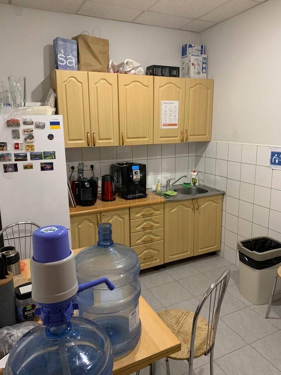 Office vul. Gonchara Olesja 41, 385m24