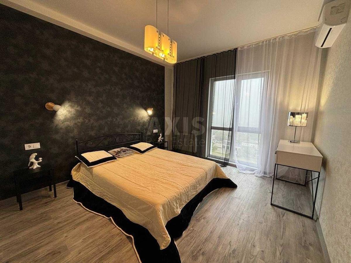 1k apartment vul. Myhajla Maksymovycha 24