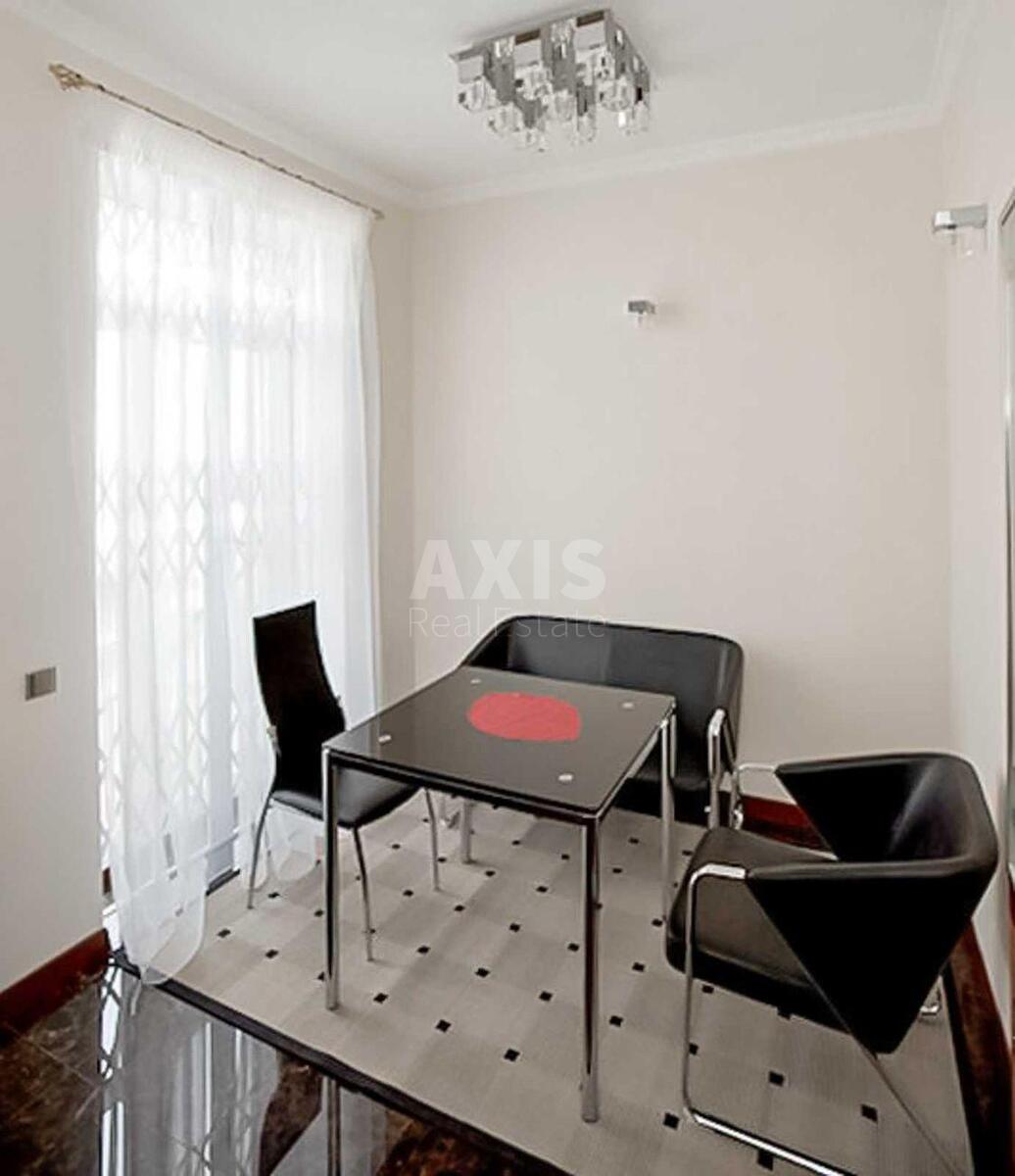 3k apartment vul. Irynyns'ka 5/240