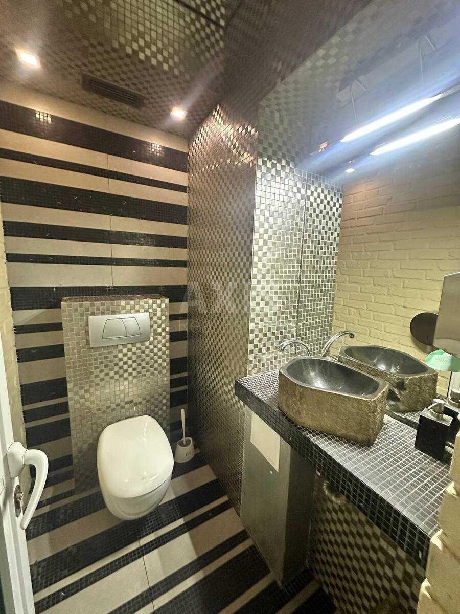 Офис ул. Алексы Тихого 89А, 230м25