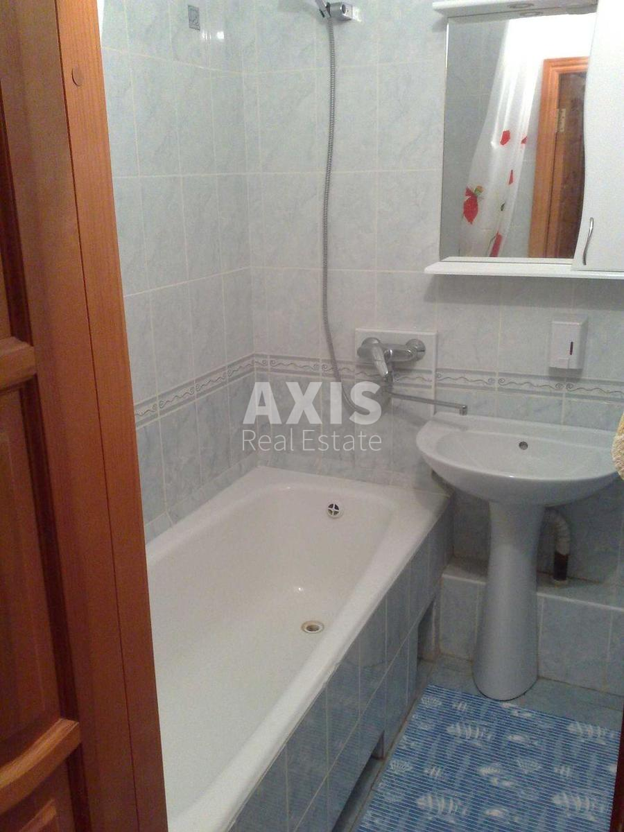 2k apartment vul. Mel'nykova 94
