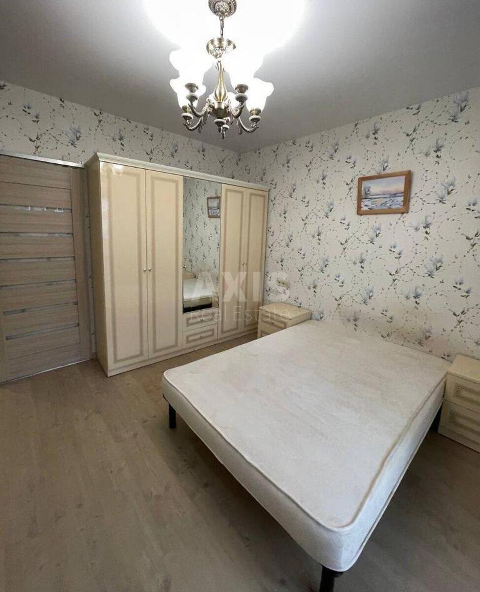 1k apartment vul. Universytets'ka 1Ф2