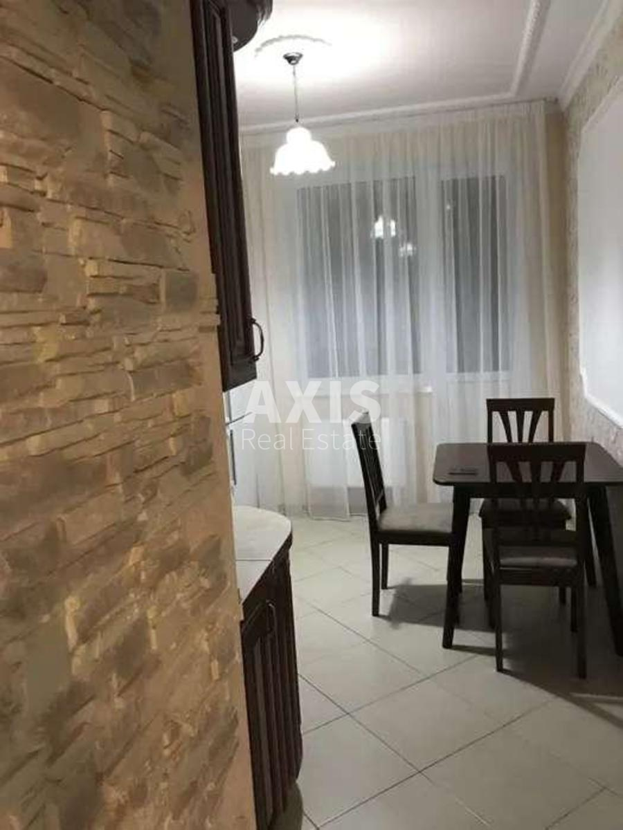 1к квартира ул. Драгоманова 6/10