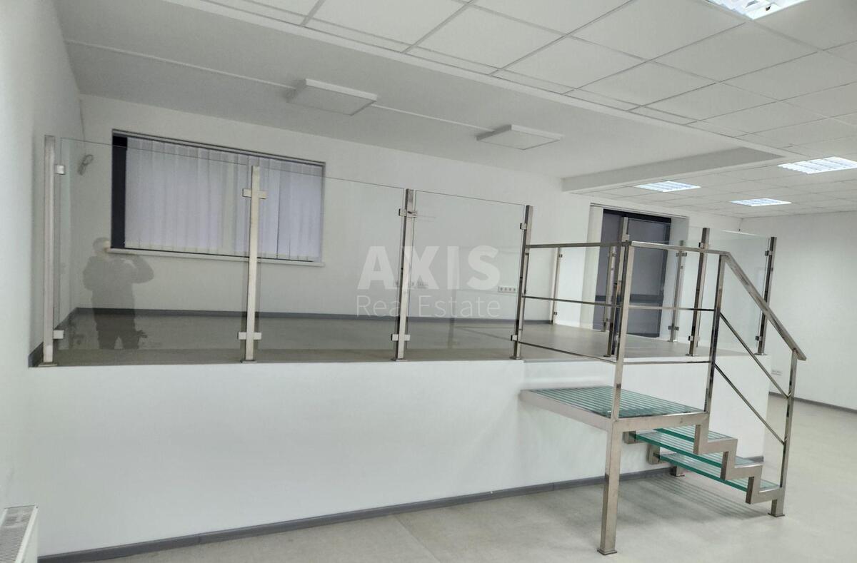 Office vul. Krasylivs'ka 7, 275m20