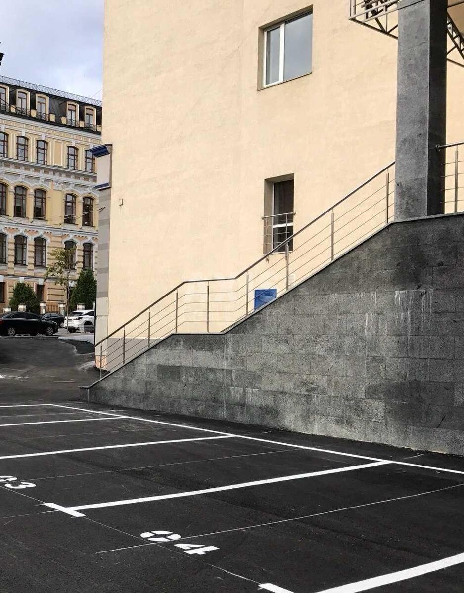 Office vul. Bul'varno-Kudrjavs'ka 33Б, 5200m2535297