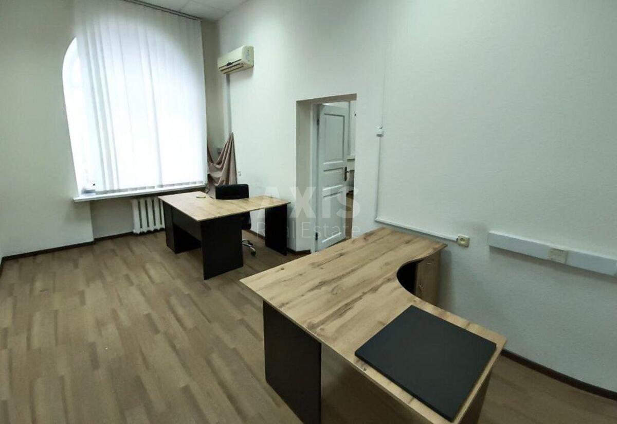 Office vul. Sichovyh Stril'civ 77, 143m22