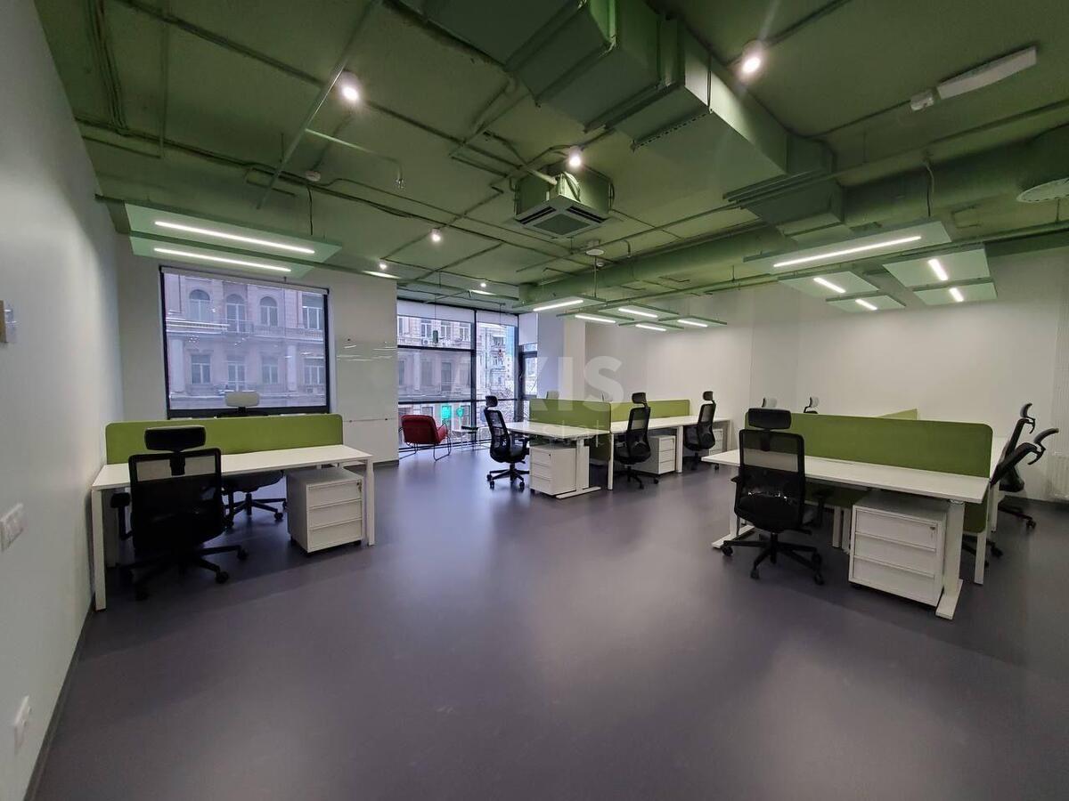 Office vul. Saksagans'kogo 70А, 252m24