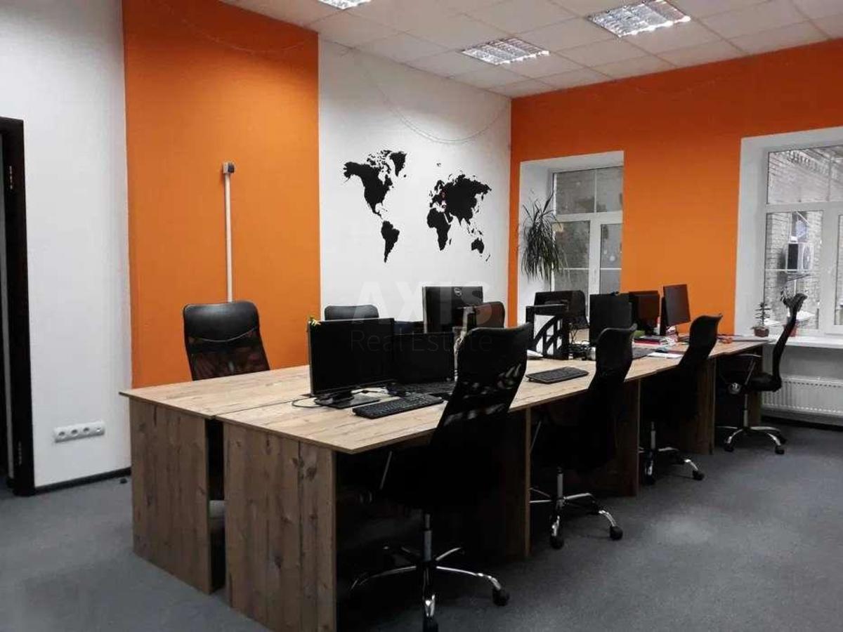 Office vul. Zhyljans'ka 68, 45m2