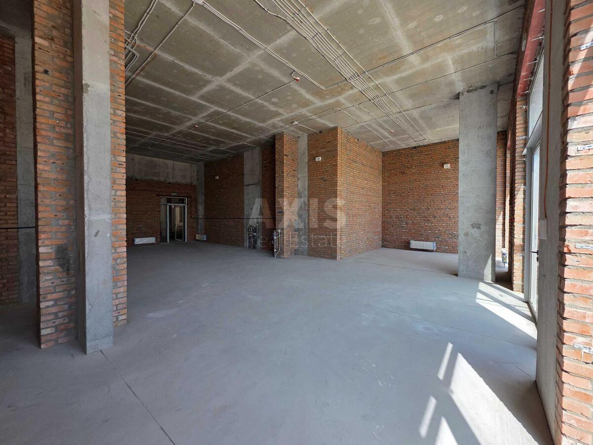 Trade object vul. Naberezhno-Hreshhatyc'ka 21, 124m2590953