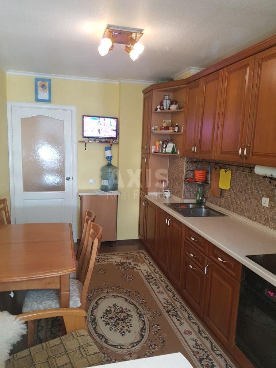 3k apartment vul. Chervona kalyna 680