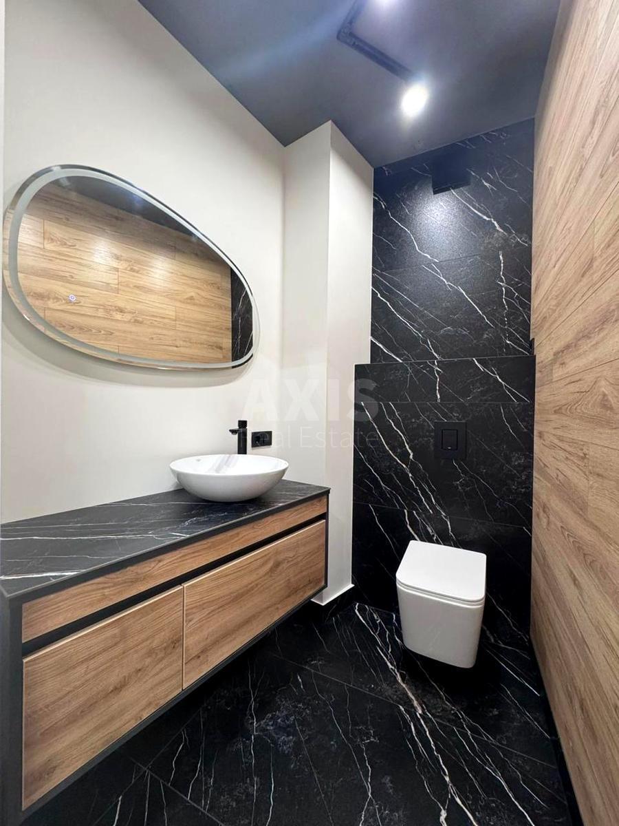 Office nab. Dniprovs'ka 15К, 100m2604965