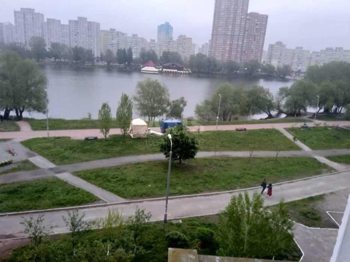 2k apartment vul. Oleny Pchilky 8