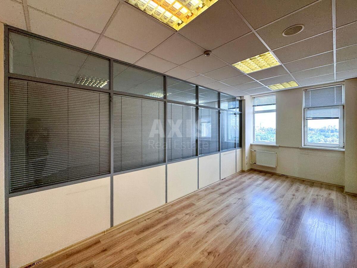 Office vul. Geroi'v Kosmosu 4, 370m2596485