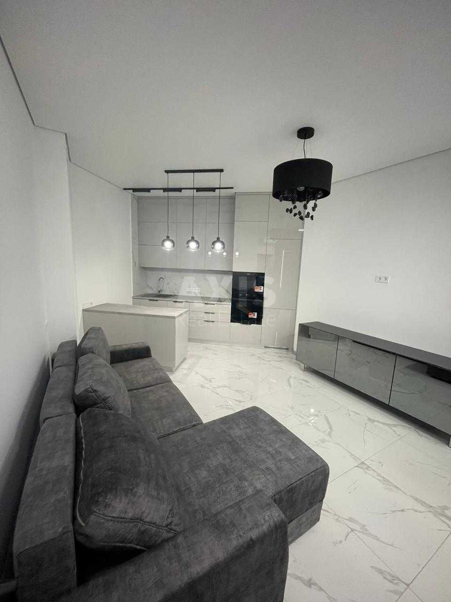 2k apartment vul. Dragomyrova Myhajla 18