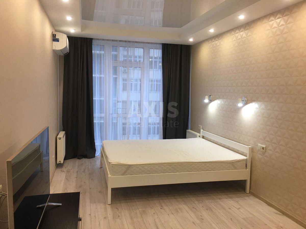 1k apartment vul. Lypkivs'kogo Vasylja Mytropolyta 33А5