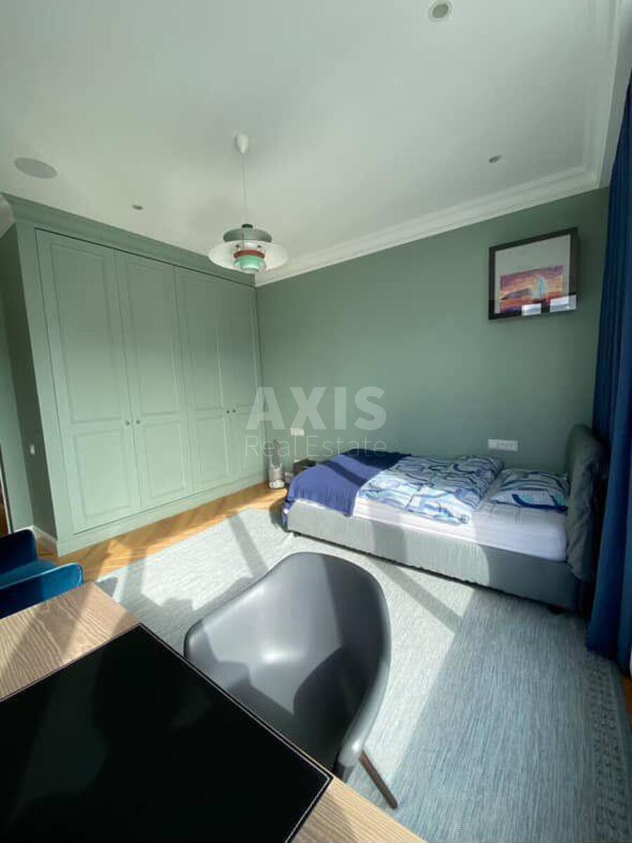 4k apartment vul. Jevgena Konoval'cja 26А2