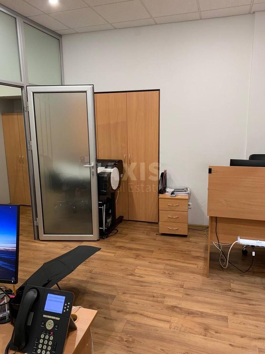 Office vul. Gonchara Olesja 41, 385m25