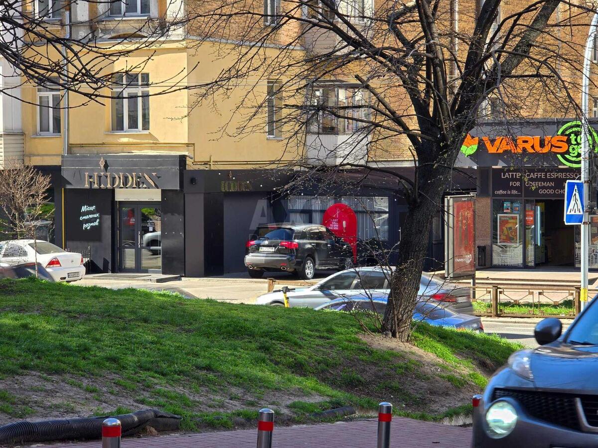 Объект торговли ул. Жилянская 55, 215м21
