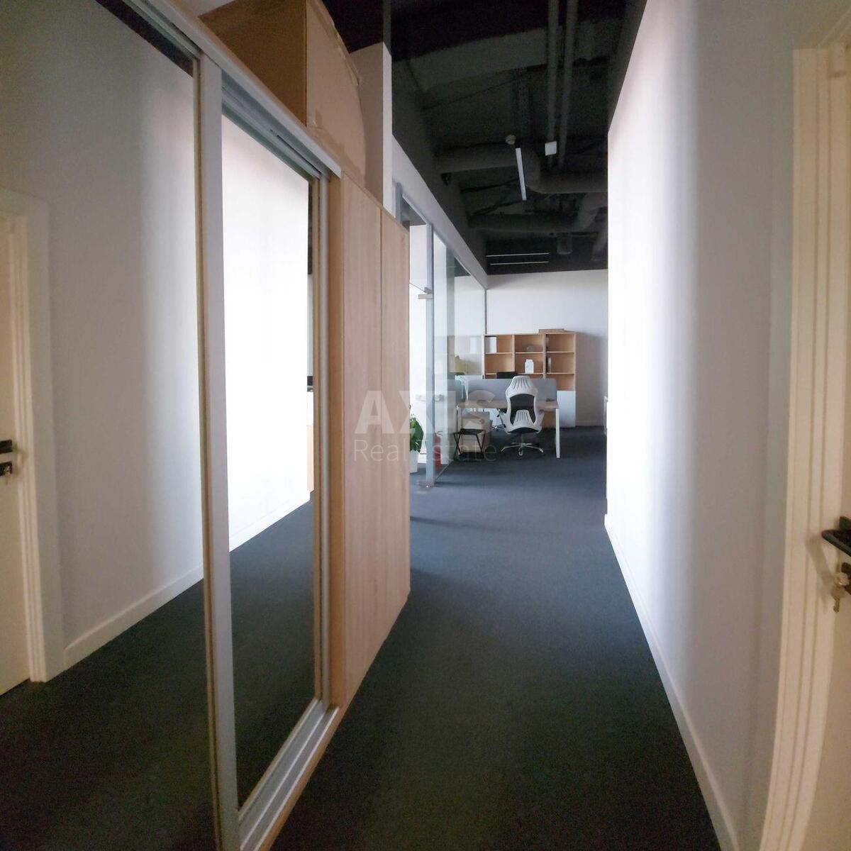 Office prov. Ryl's'kyj 4, 153m23