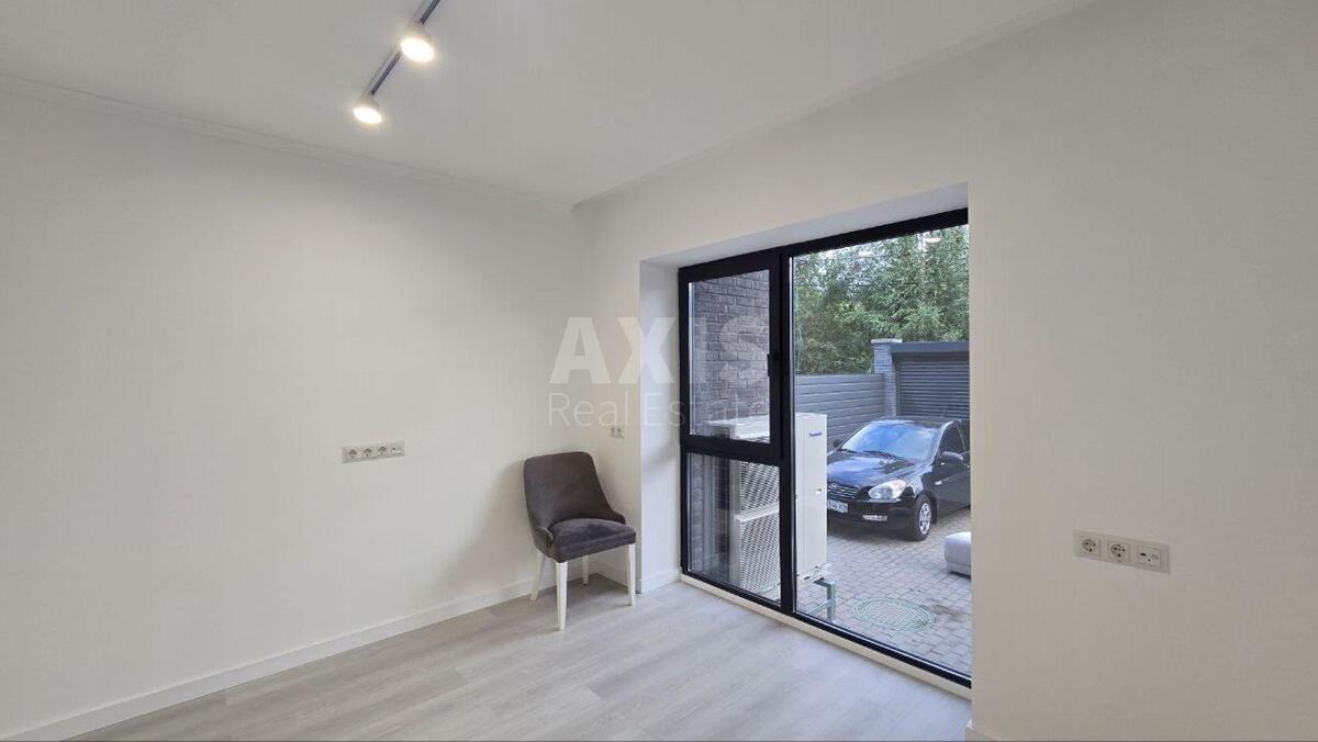 House vul. Berezova, 300m2, Kyiv city6135715