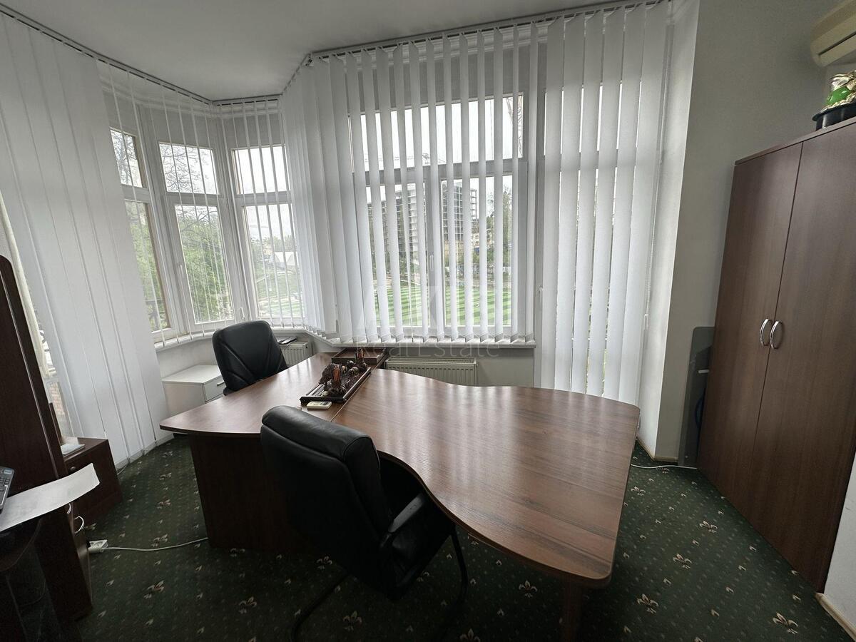 Office uzv. Klovs'kyj 5, 118m23