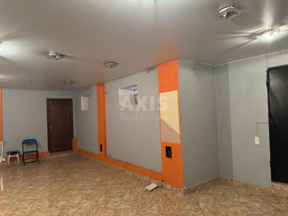 Office vul. Nyzhnij Val 15, 101m2