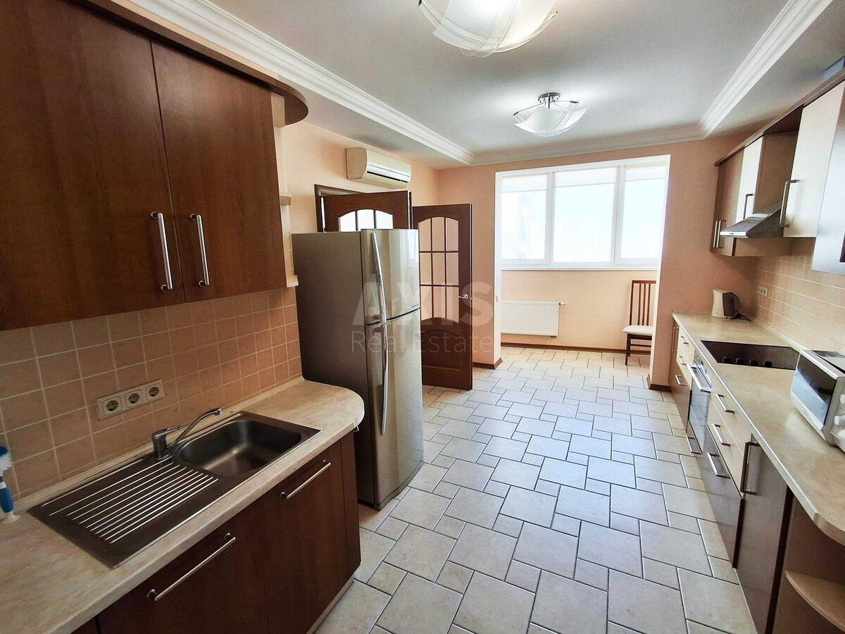 3к квартира ул. Окипной Раисы 100