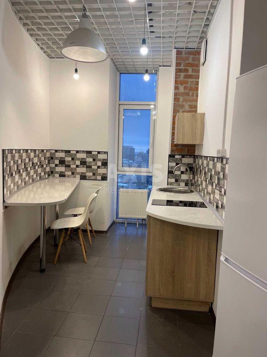 1k apartment vul. Bul'varno-Kudrjavs'ka 17