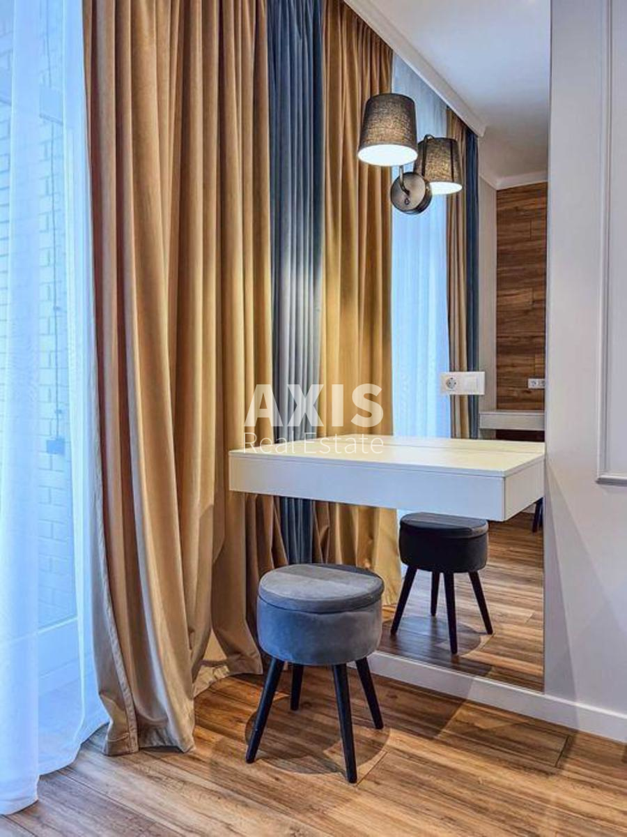 3k apartment vul. Jevgena Konoval'cja 36в13
