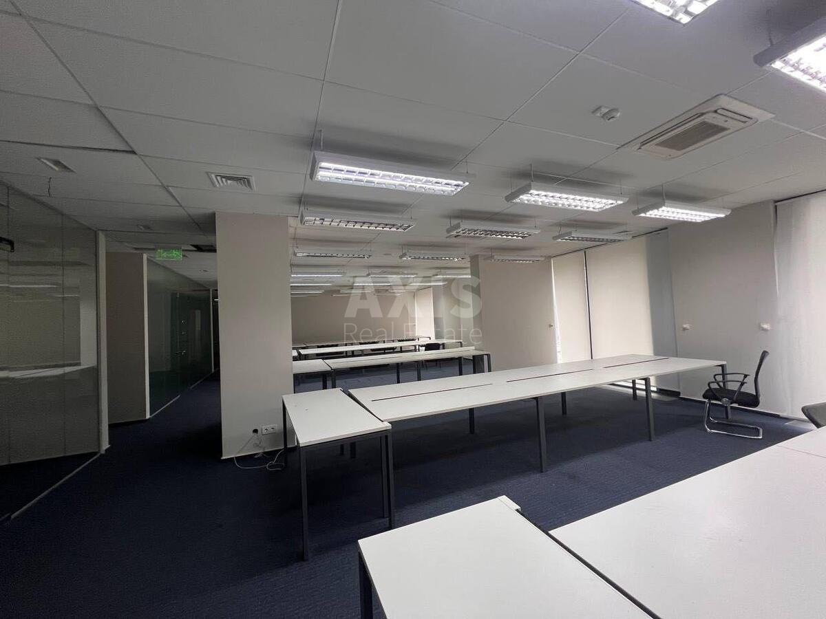 Office vul. Antonovycha 118, 242m2575575