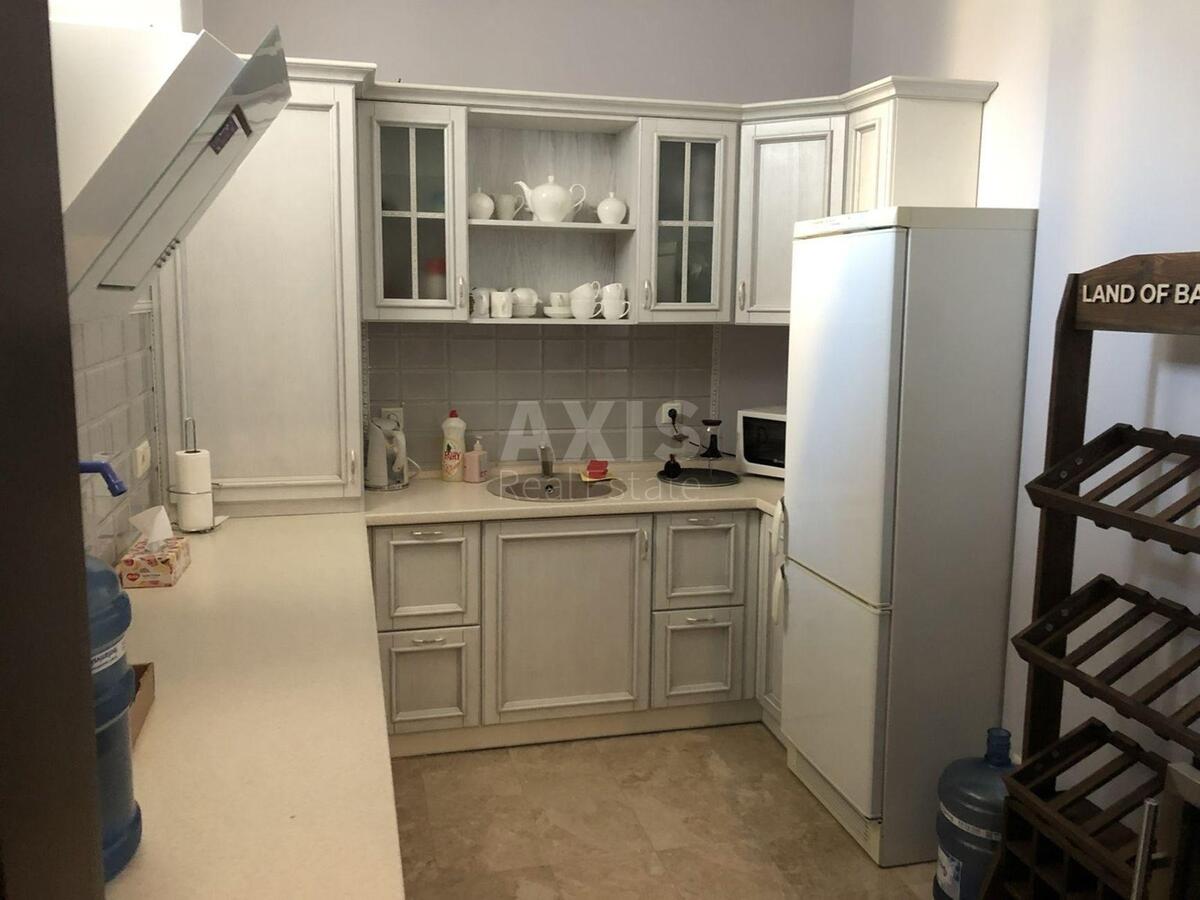 Office vul. Antonovycha 33В, 240m26192918