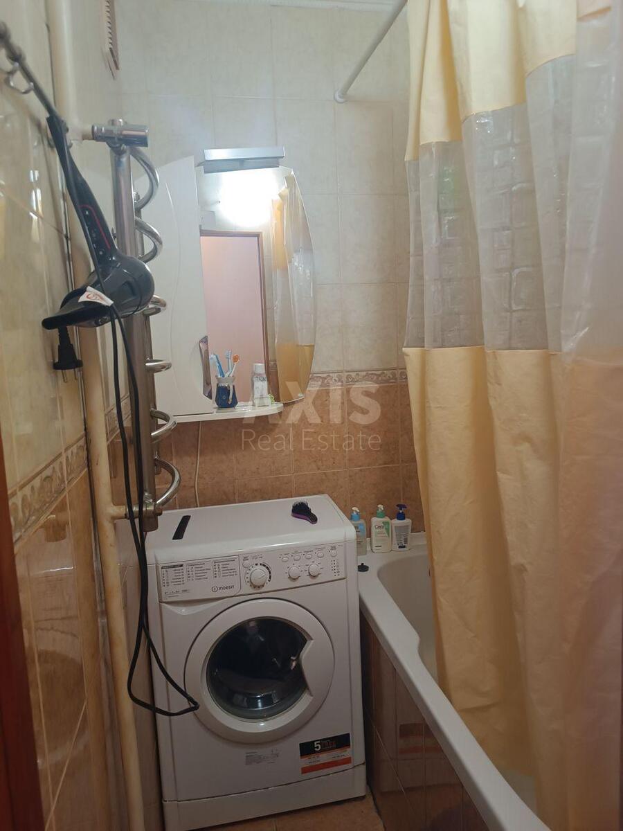 2k apartment vul. Jevgena Konoval'cja 15/33