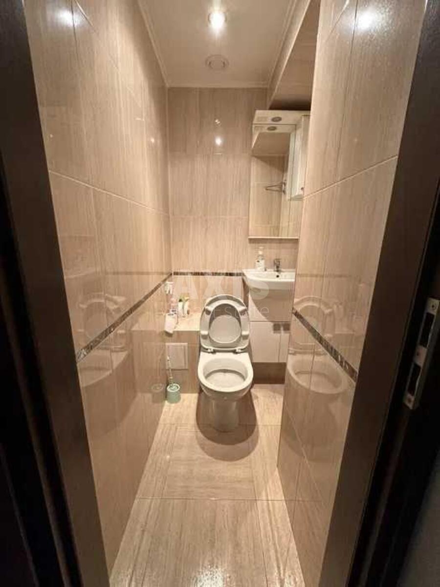 Office vul. Kamjenjeva Komandarma 4, 64m2635234