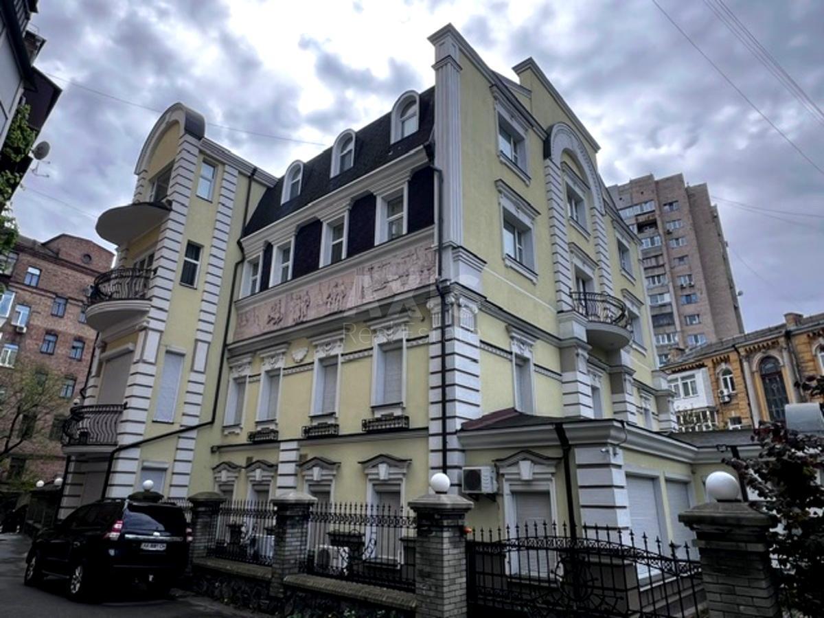 Office vul. Fizkul'tury 26, 852m2