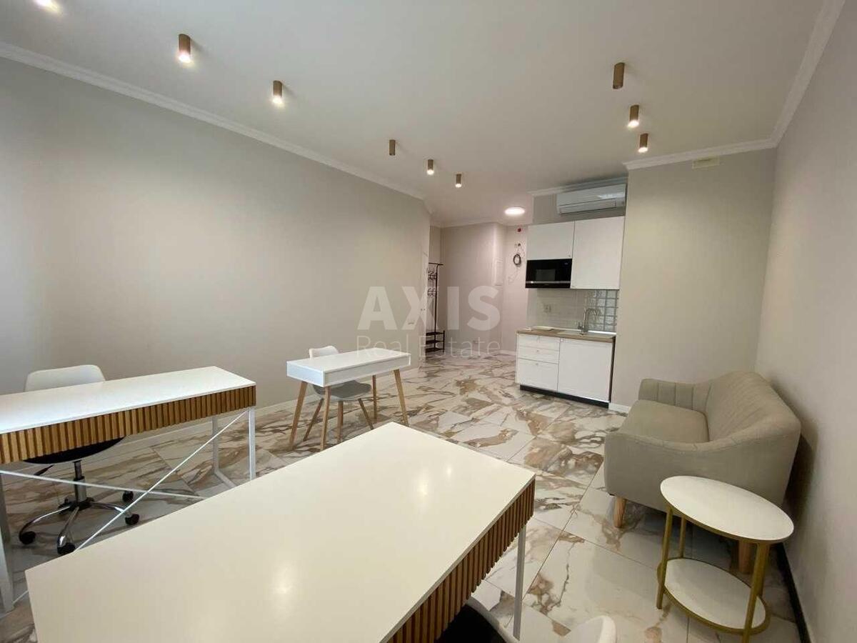 Office vul. Zhyljans'ka 68, 50m2